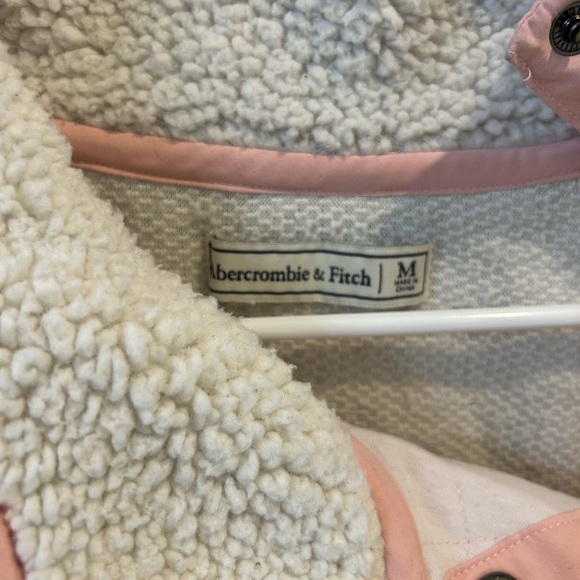 Abercrombie Sherpa - Picture 2 of 3